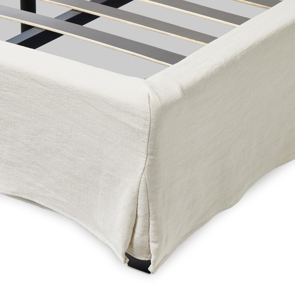 Mariole Slipcover Bed