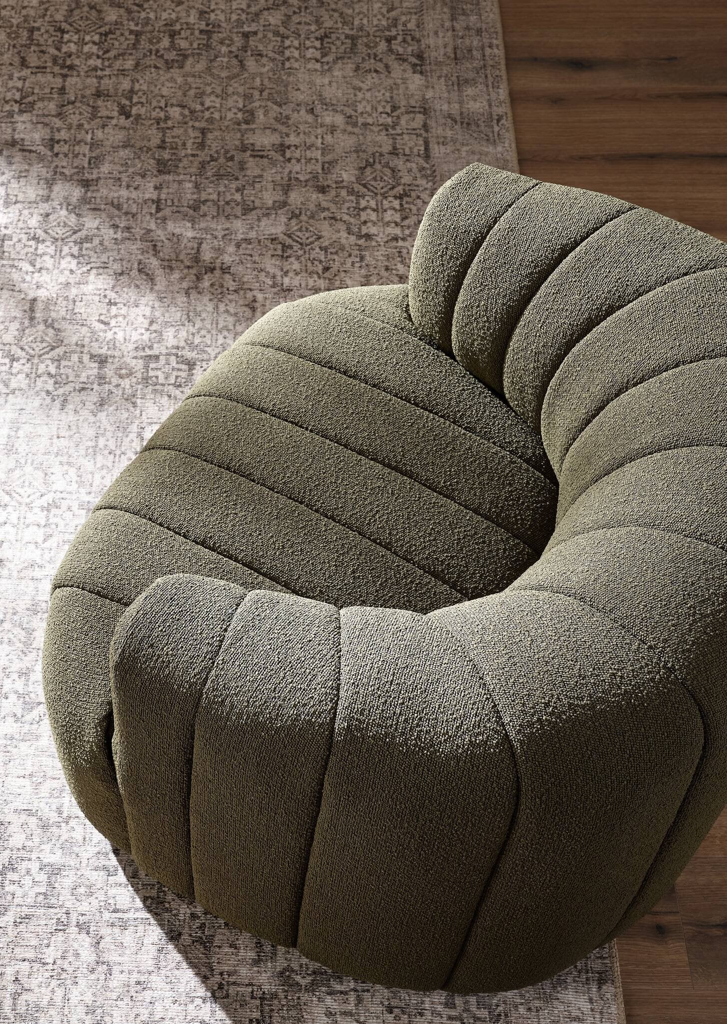 Elliana Swivel Chair